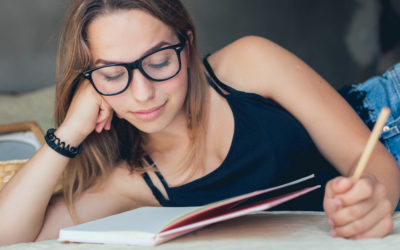 How To Start a Law of Attraction Journal For a More Positive Life 🎉